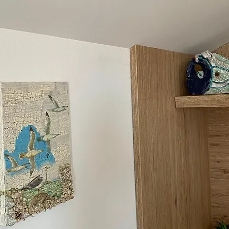 Theros Apartament *