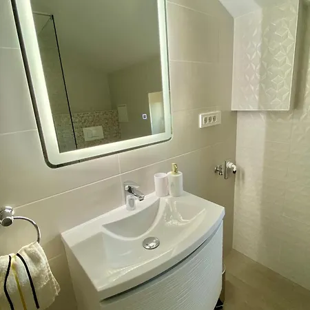 Apartament Theros