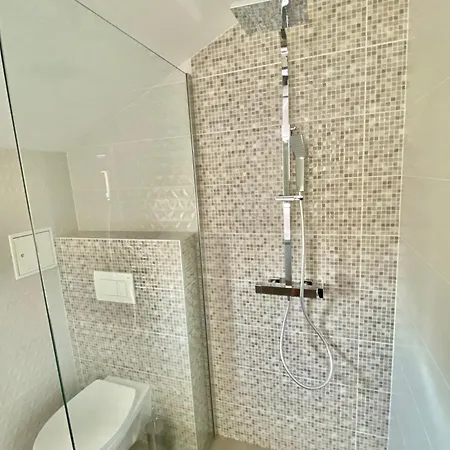 Theros Apartament