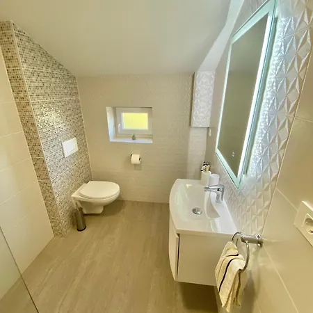 Theros Apartament *