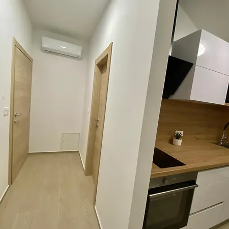 Theros Apartament *