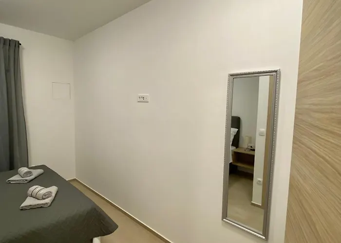 Theros Apartman Bibinje