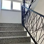 Theros * ביבינייה