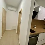 Theros דירה *