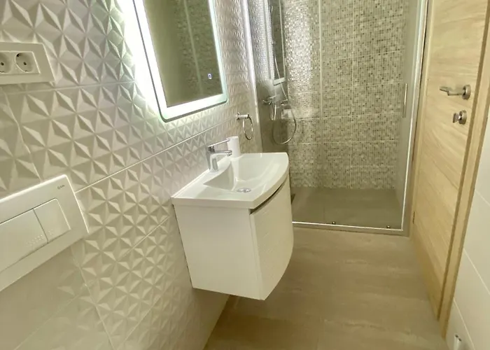 Theros * ביבינייה